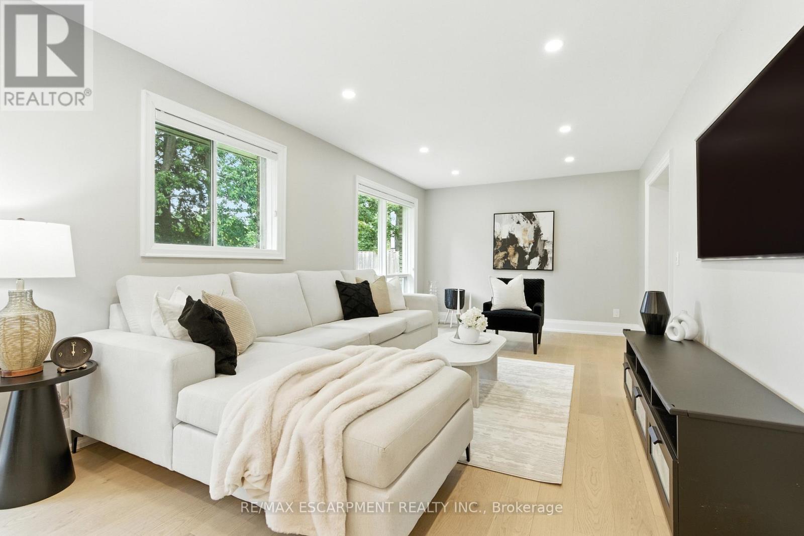 Photo 11 of 1245 Bramblewood Lane, Mississauga ON