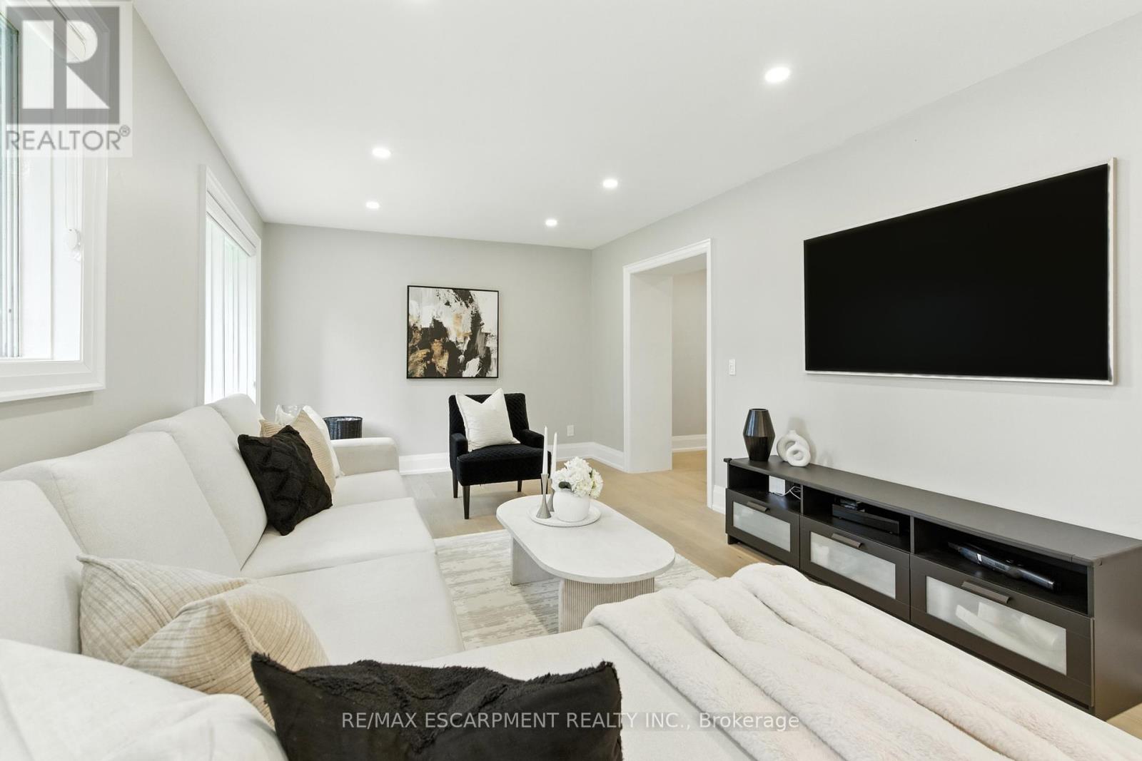 Photo 12 of 1245 Bramblewood Lane, Mississauga ON