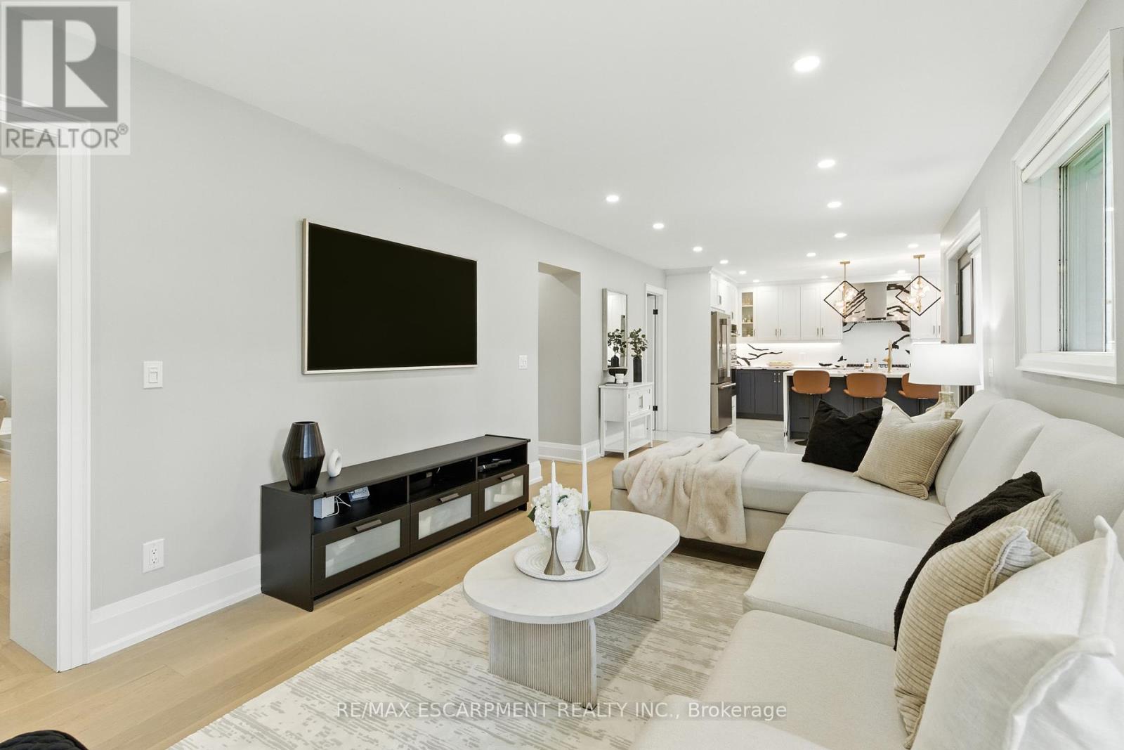 Photo 14 of 1245 Bramblewood Lane, Mississauga ON