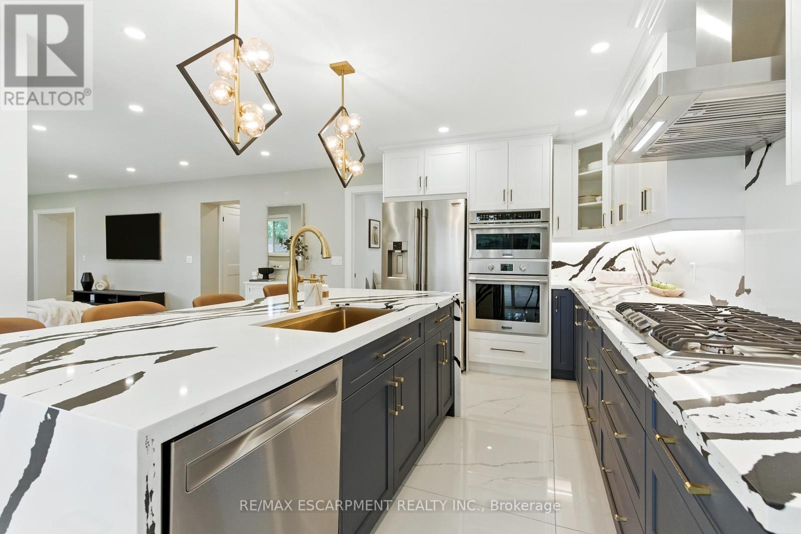 Photo 16 of 1245 Bramblewood Lane, Mississauga ON