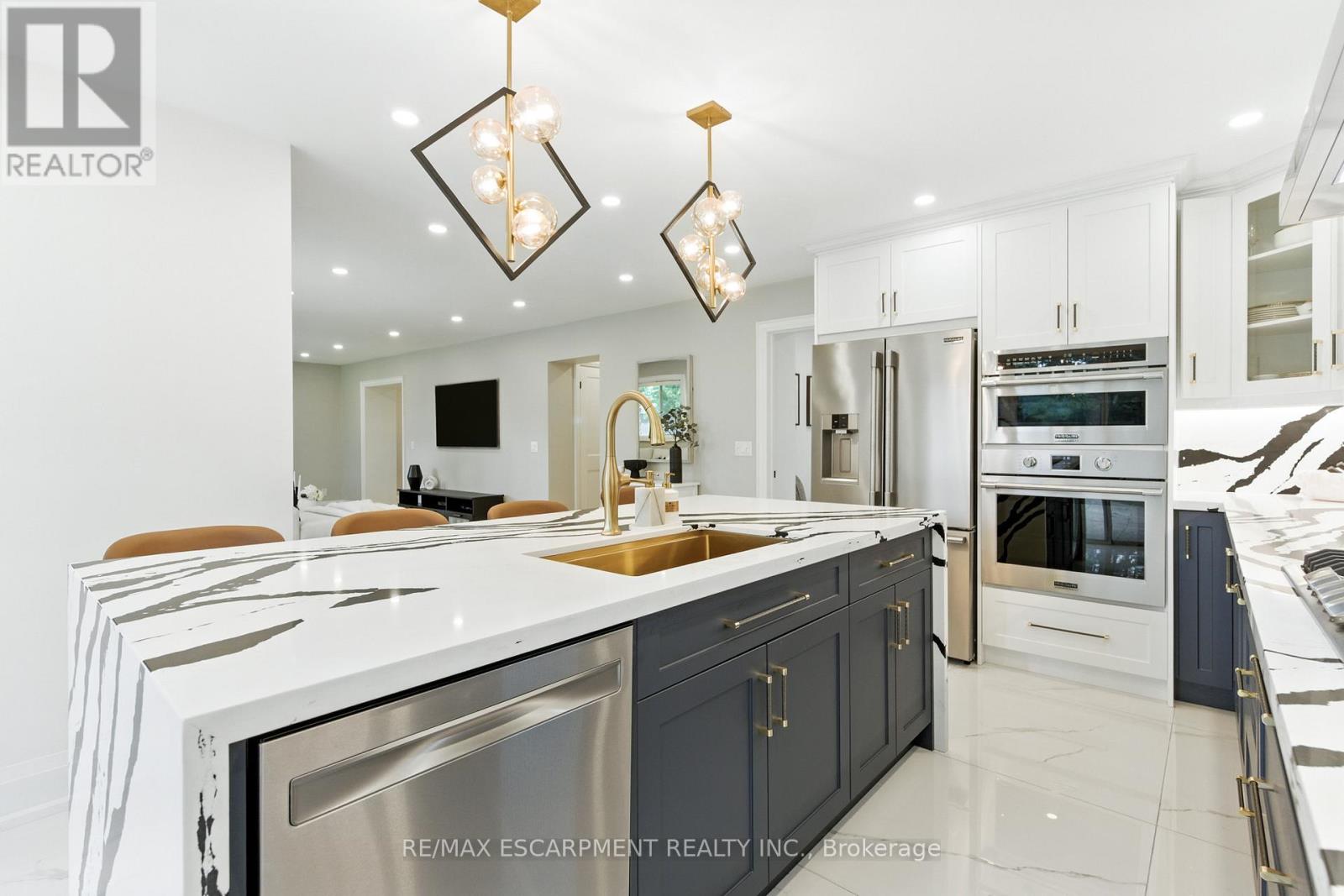 Photo 17 of 1245 Bramblewood Lane, Mississauga ON