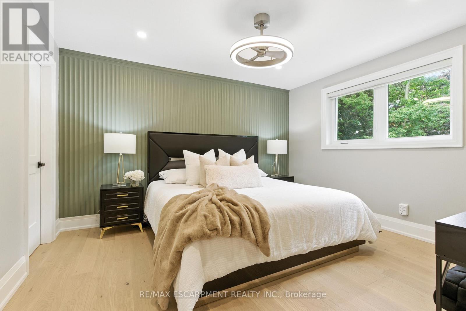 Photo 26 of 1245 Bramblewood Lane, Mississauga ON