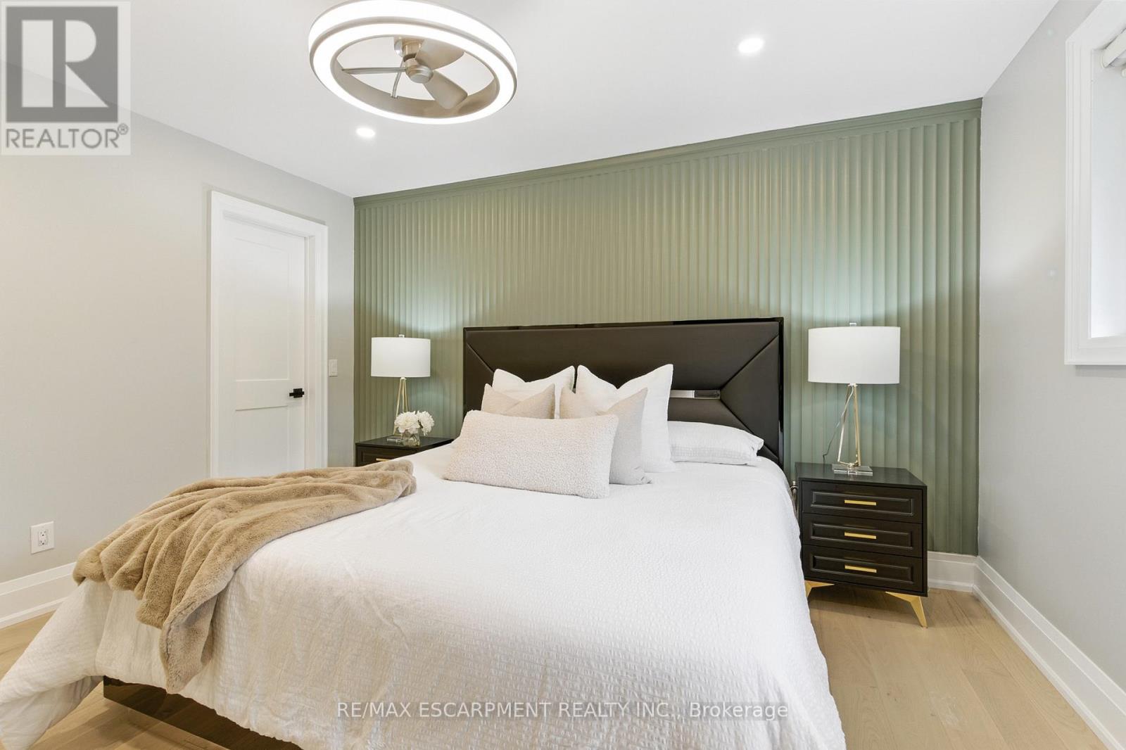 Photo 27 of 1245 Bramblewood Lane, Mississauga ON