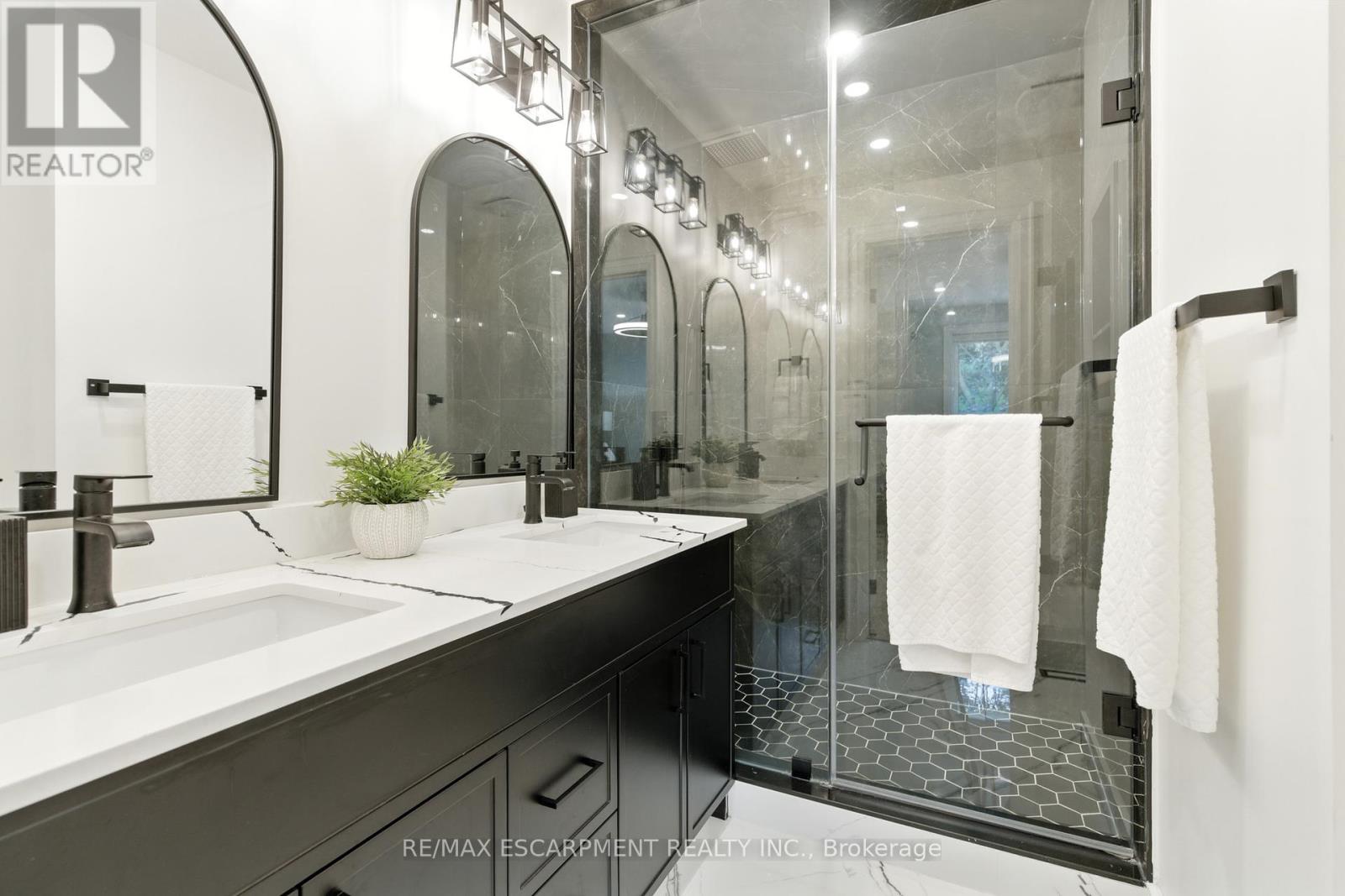 Photo 29 of 1245 Bramblewood Lane, Mississauga ON