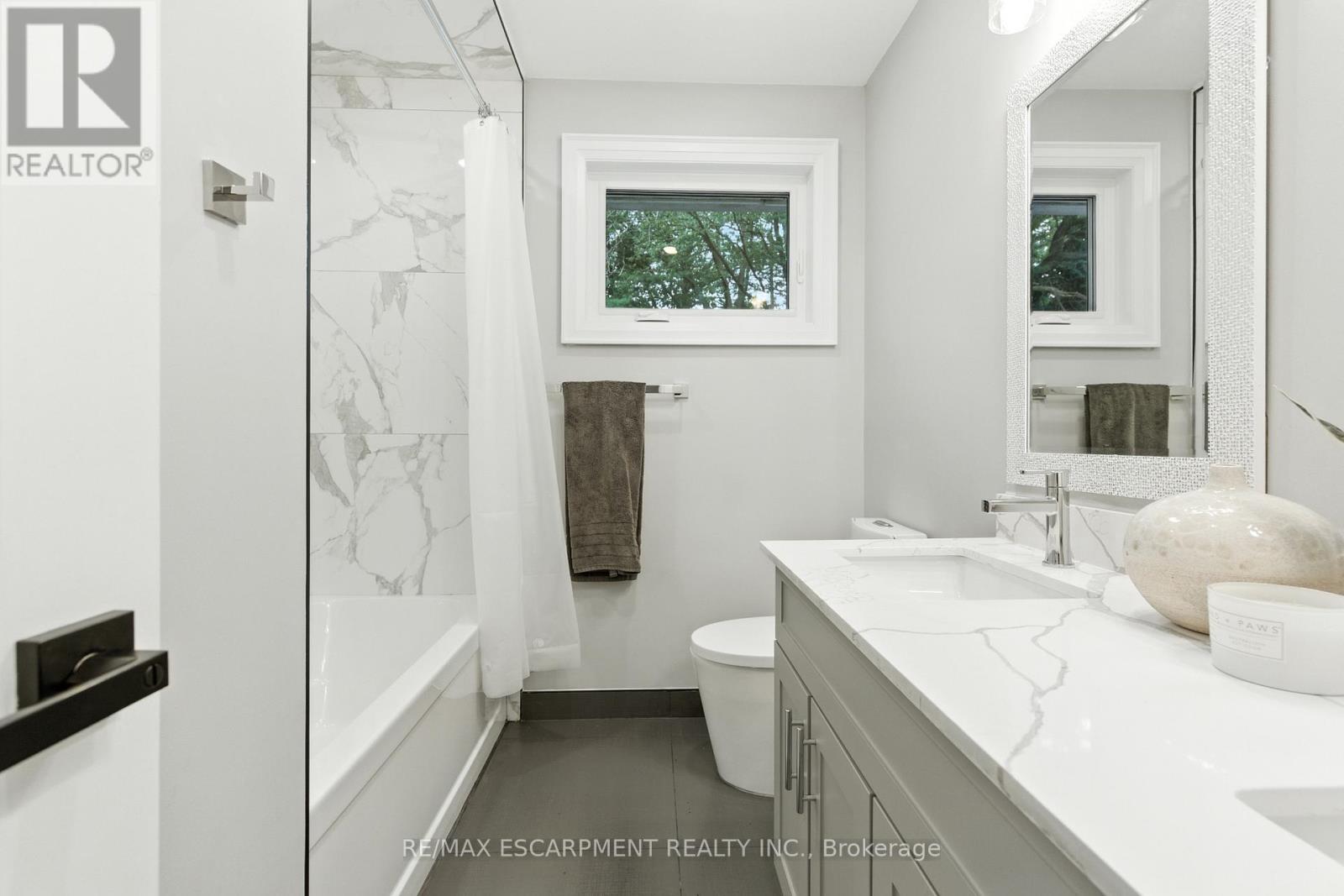 Photo 41 of 1245 Bramblewood Lane, Mississauga ON