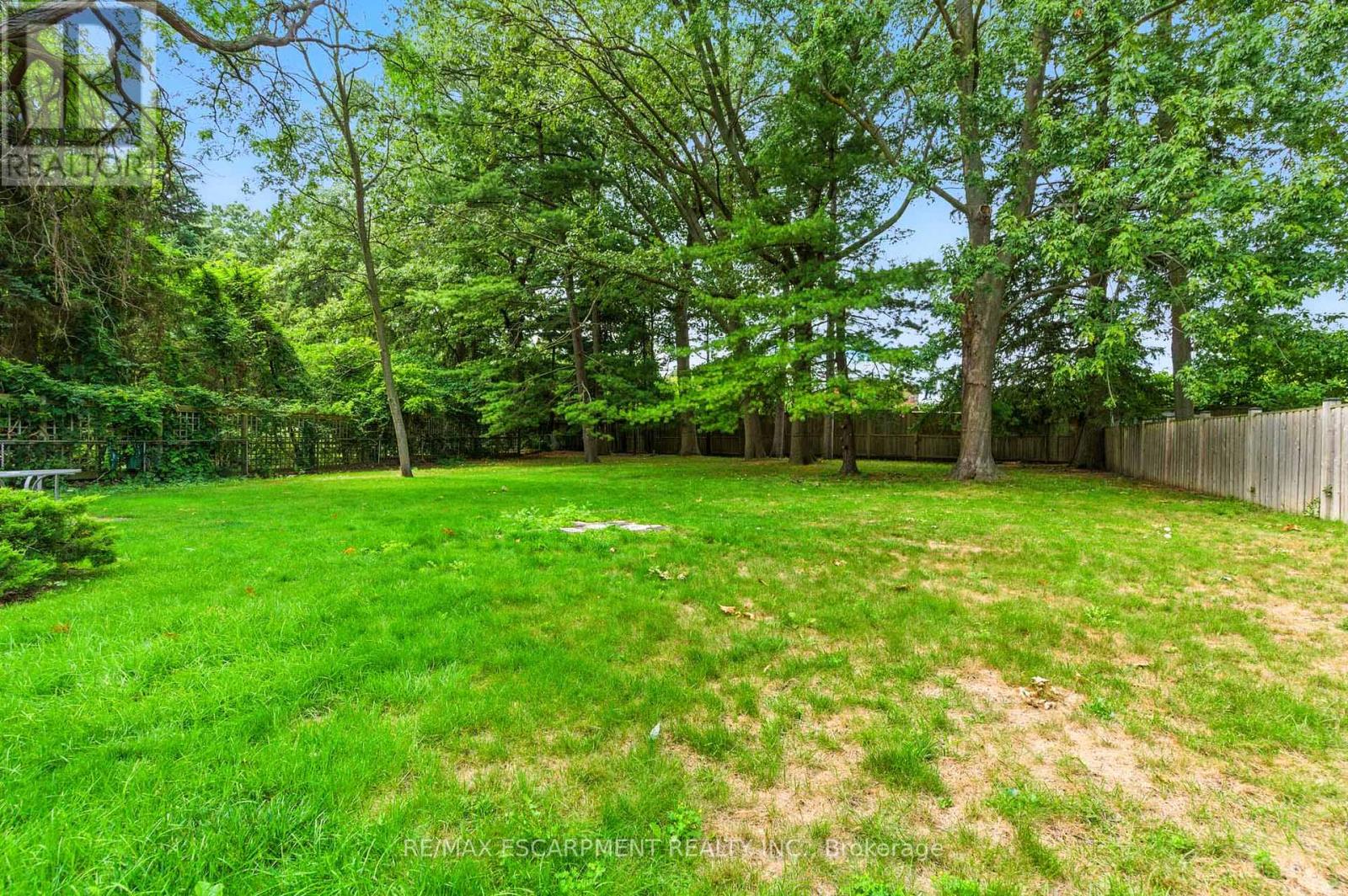 Photo 46 of 1245 Bramblewood Lane, Mississauga ON
