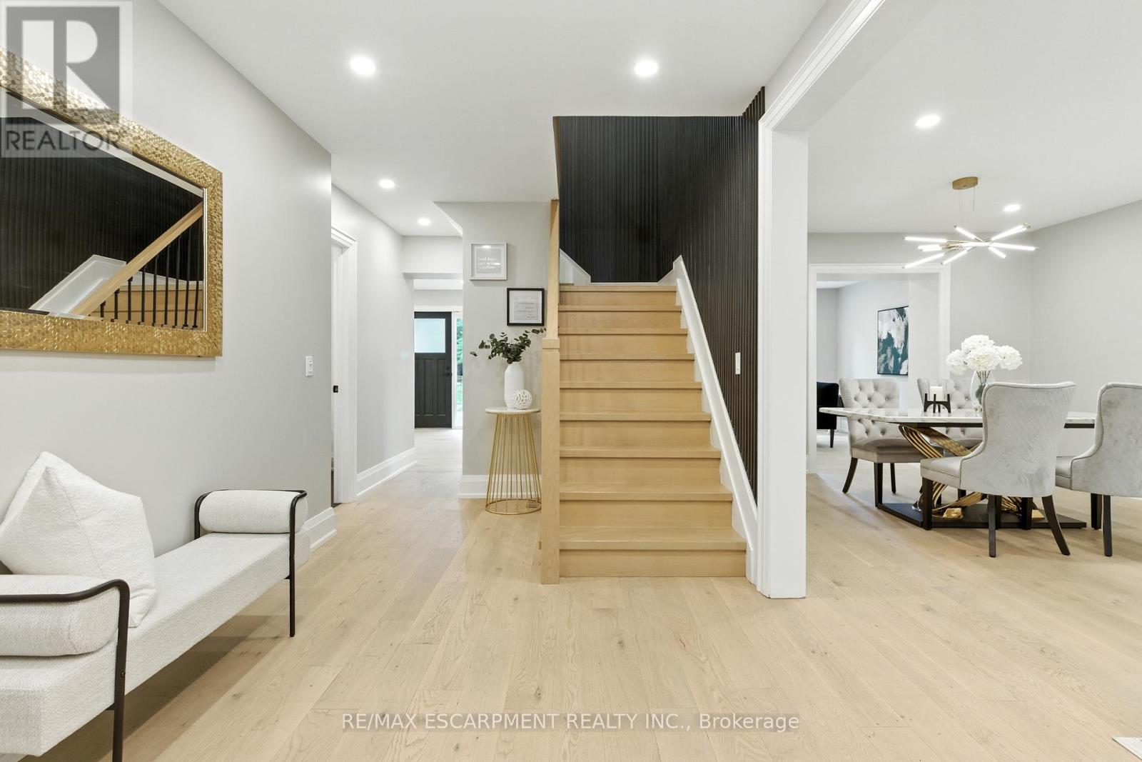 Photo 5 of 1245 Bramblewood Lane, Mississauga ON