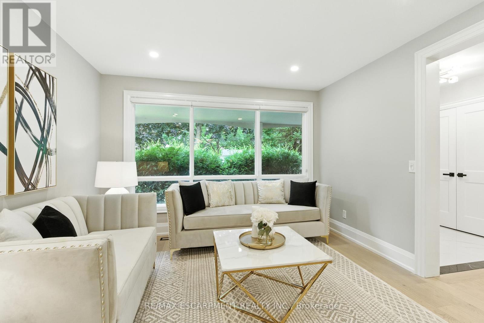 Photo 7 of 1245 Bramblewood Lane, Mississauga ON