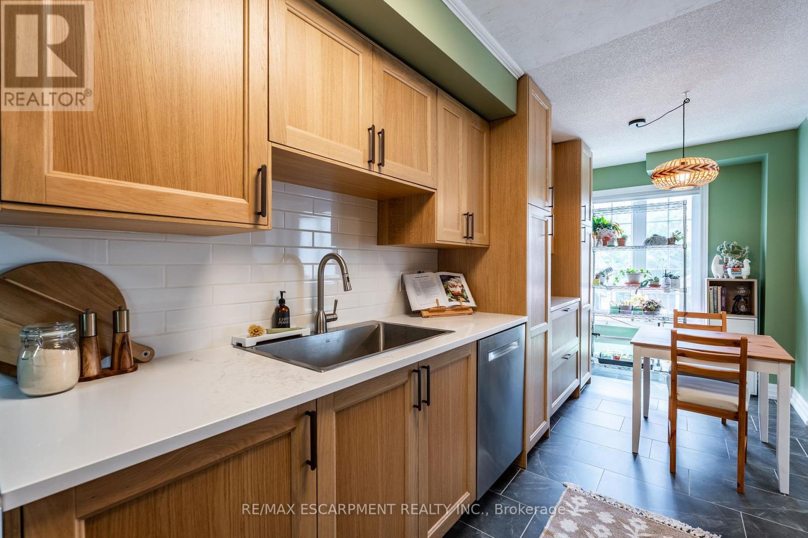 Photo 13 of 235 2075 Walkers Line, Burlington ON