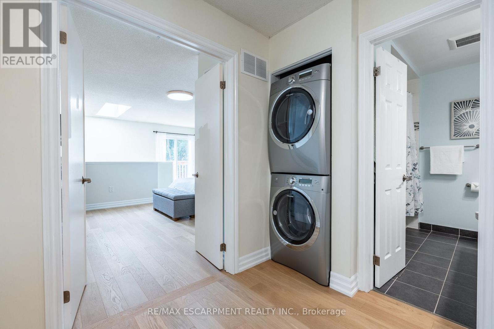 Photo 19 of 235 2075 Walkers Line, Burlington ON