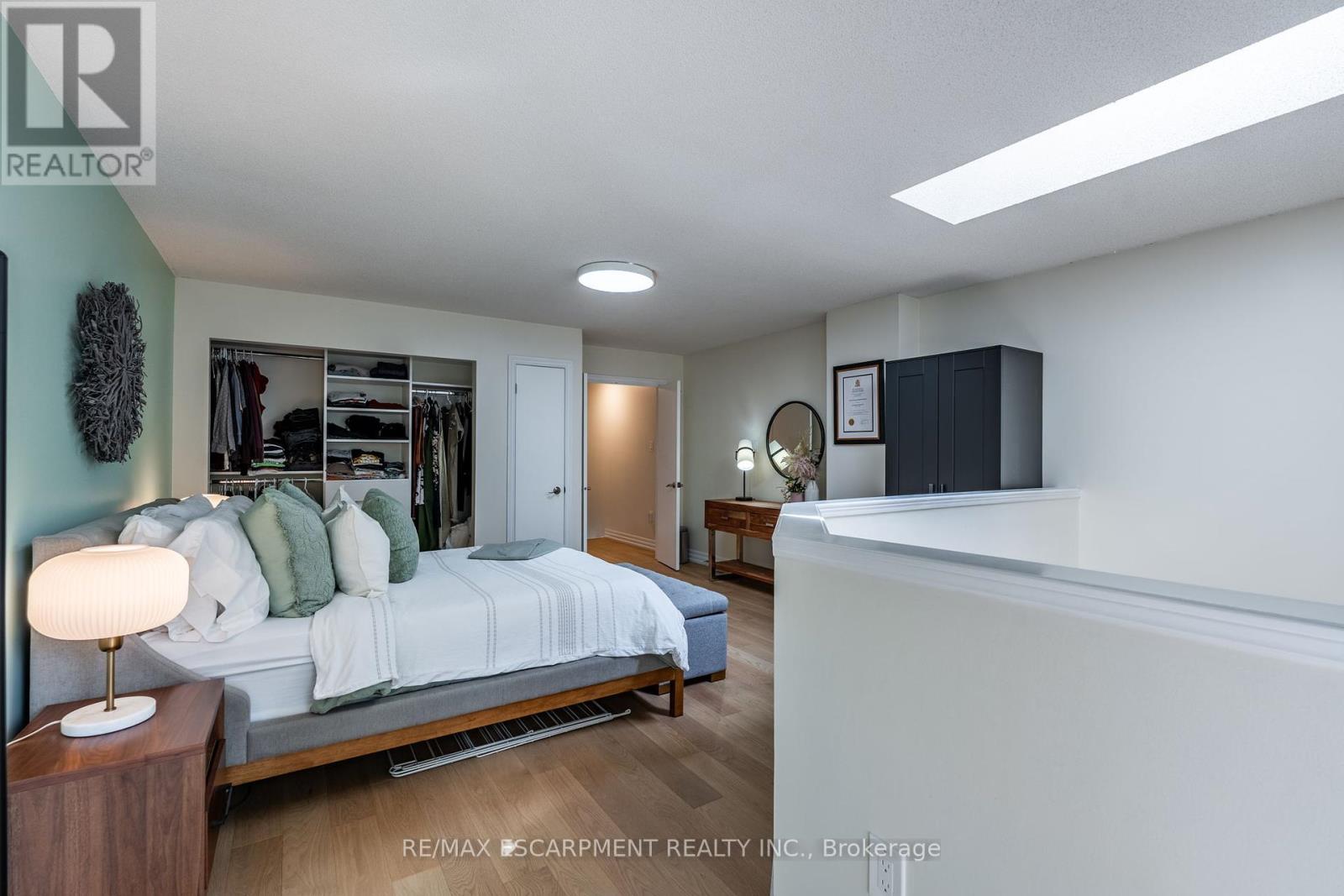 Photo 22 of 235 2075 Walkers Line, Burlington ON