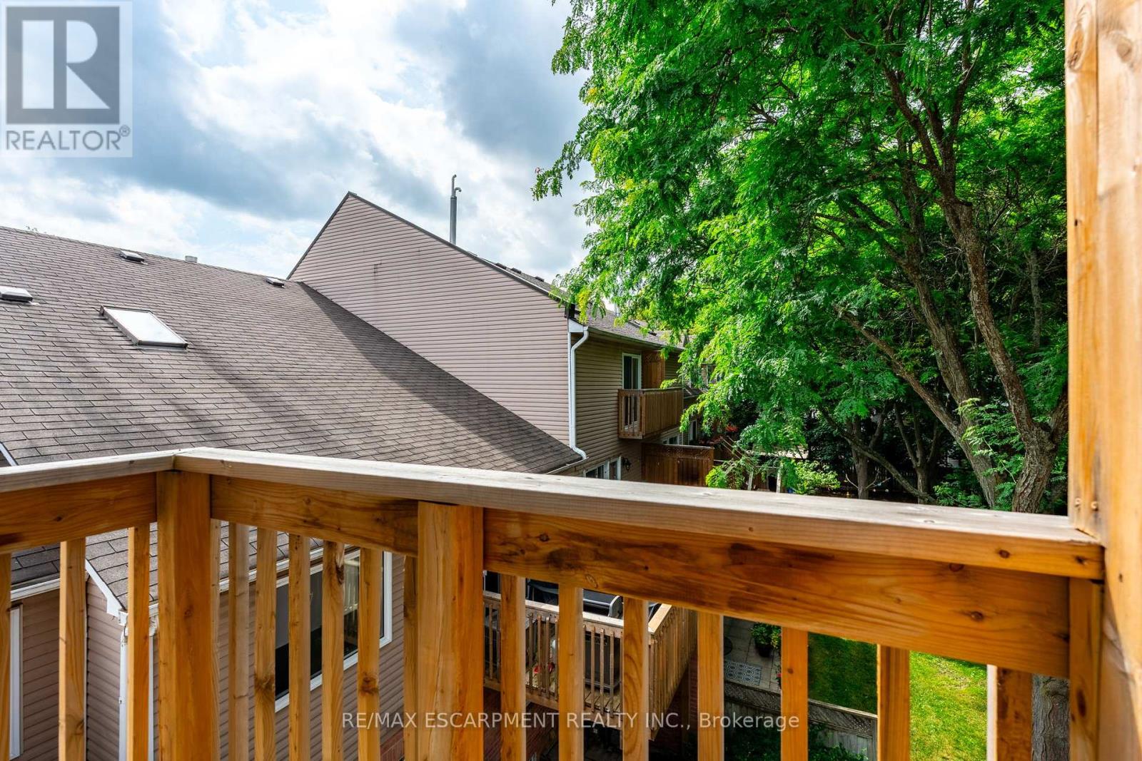 Photo 25 of 235 2075 Walkers Line, Burlington ON