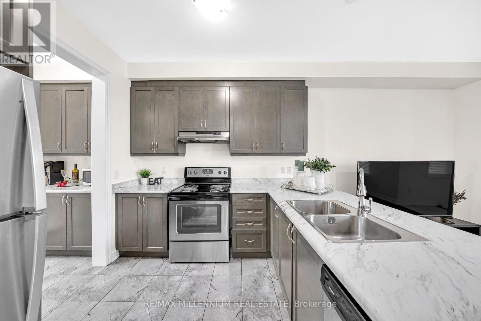 Photo 10 of 86 Saint Dennis Road, Brampton ON