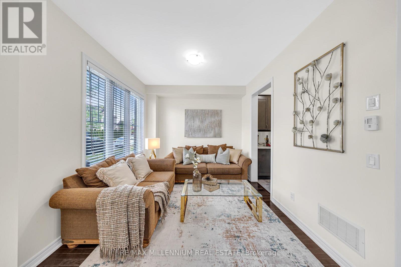 Photo 4 of 86 Saint Dennis Road, Brampton ON