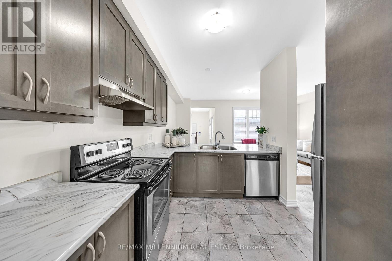 Photo 9 of 86 Saint Dennis Road, Brampton ON