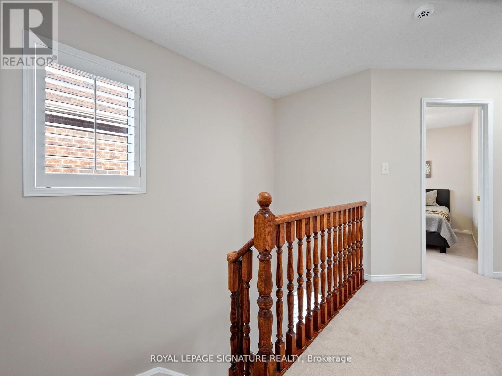 Photo 15 of 5015 Dubonet Drive, Mississauga ON