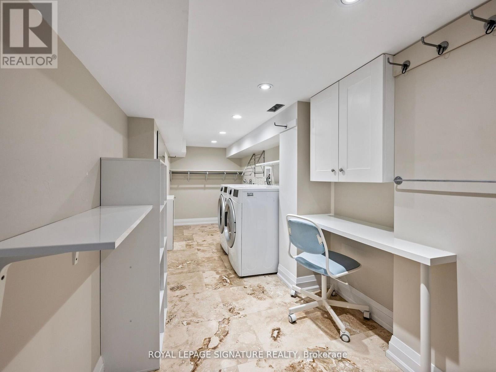 Photo 29 of 5015 Dubonet Drive, Mississauga ON