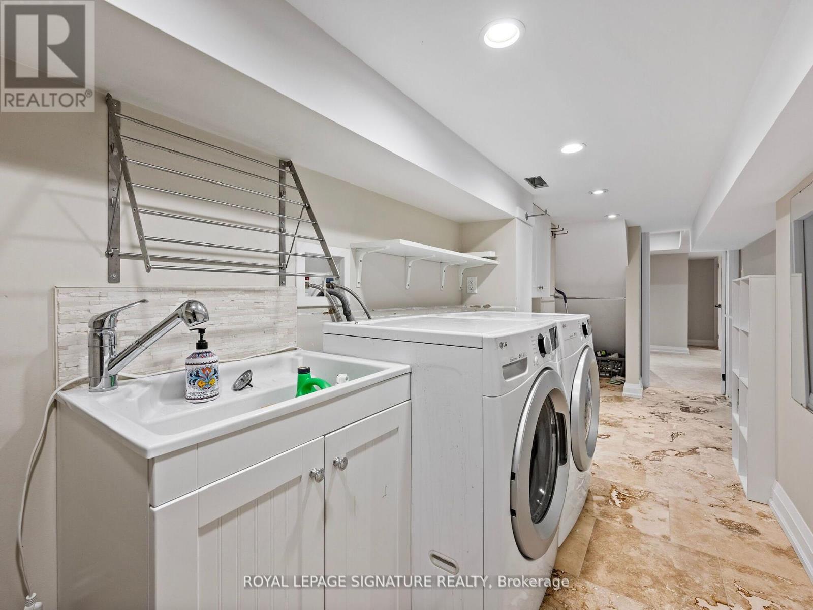 Photo 30 of 5015 Dubonet Drive, Mississauga ON