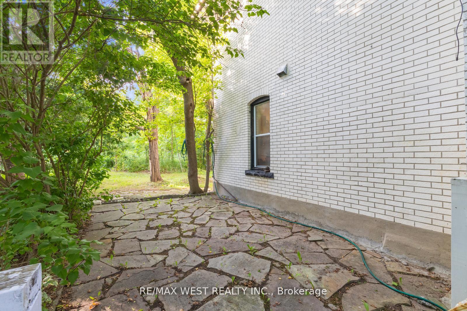 Photo 13 of 16086 Hurontario Street, Caledon ON