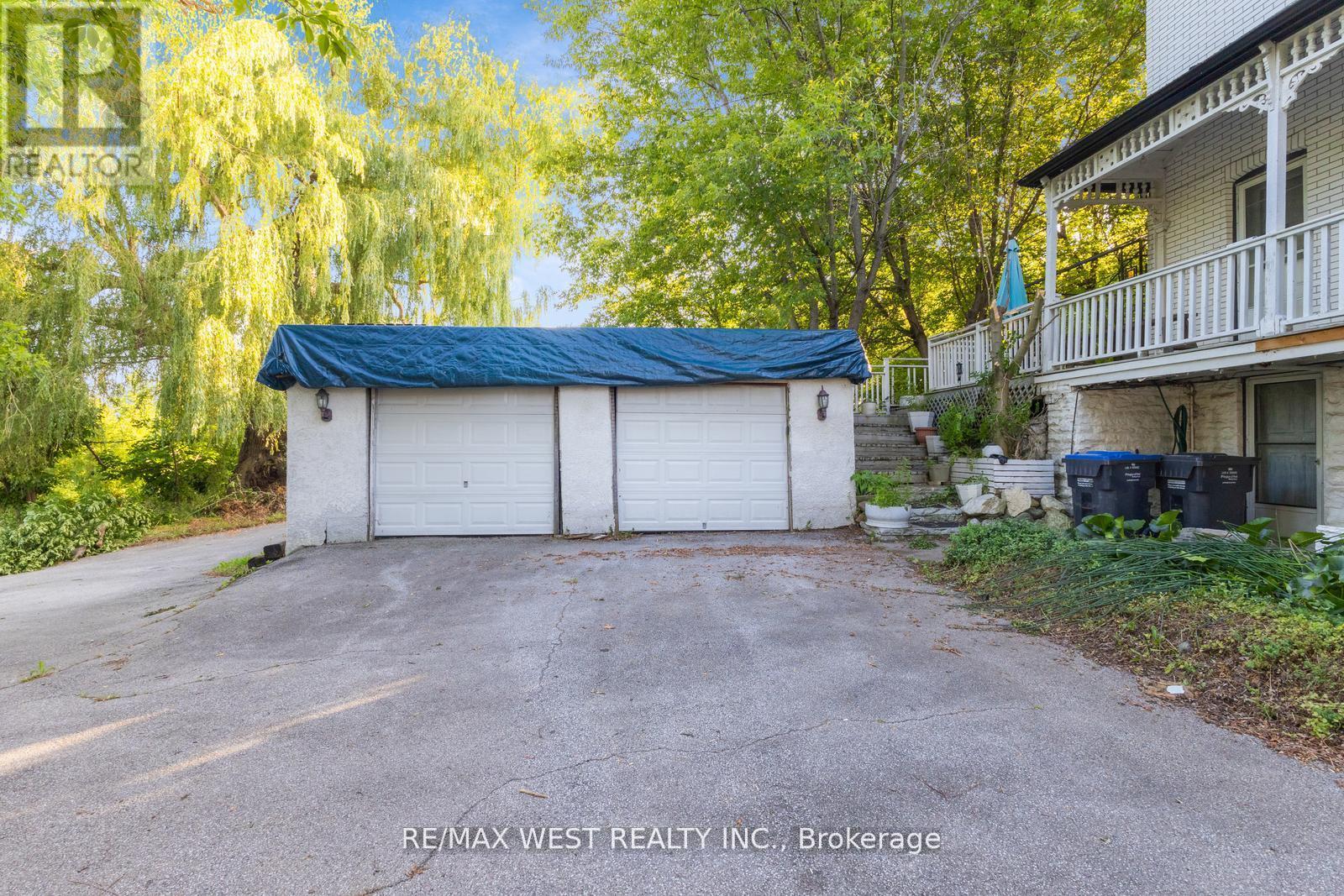 Photo 8 of 16086 Hurontario Street, Caledon ON