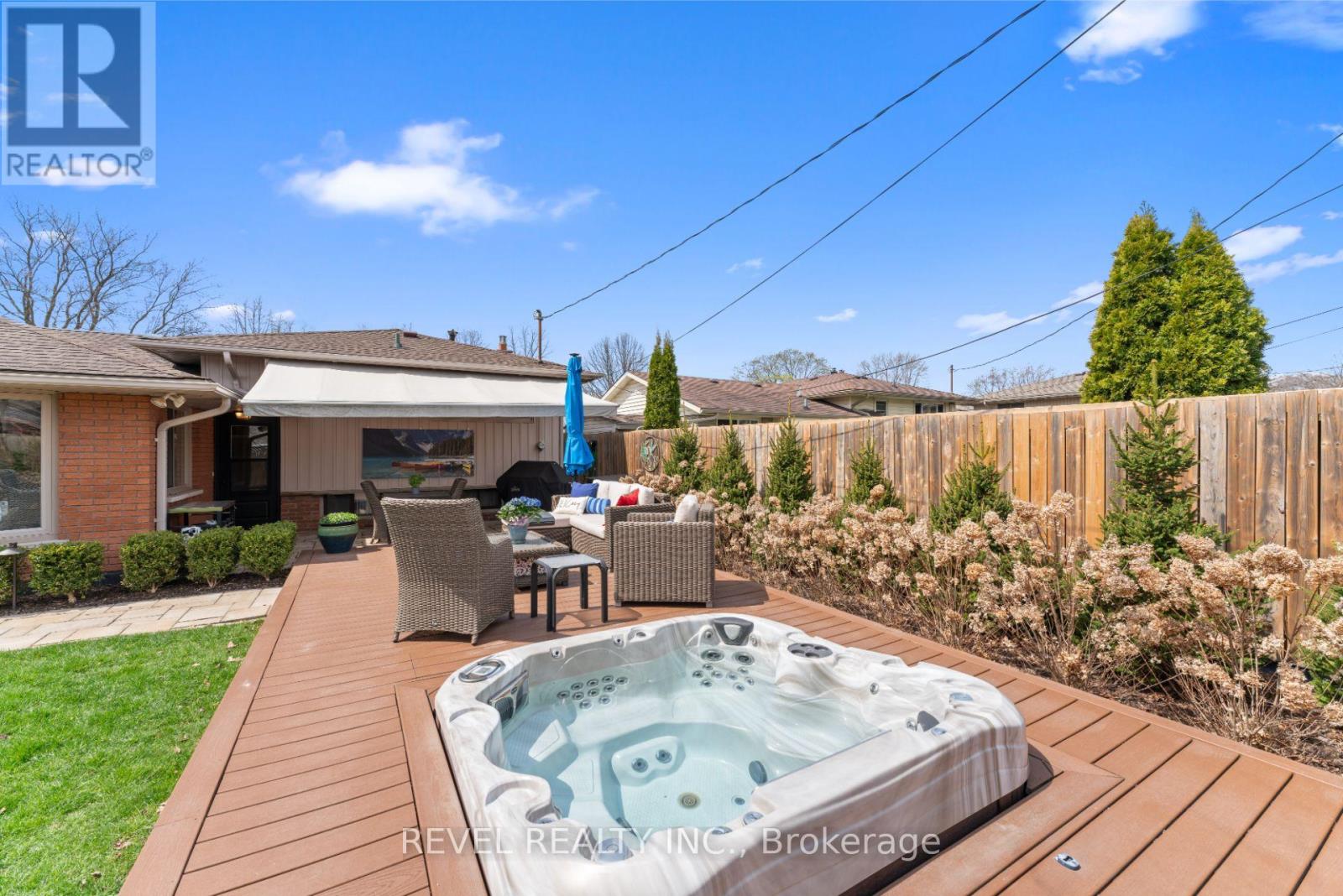 Photo 28 of 637 Thornwood Avenue, Burlington ON