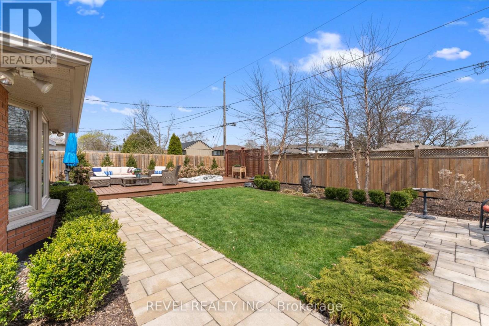 Photo 31 of 637 Thornwood Avenue, Burlington ON