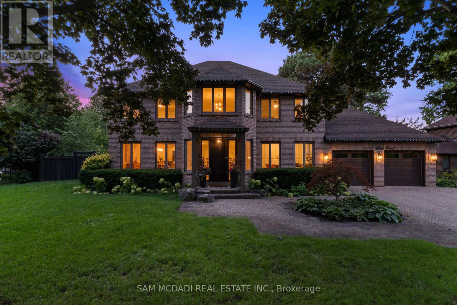 Photo 1 of 1117 Fleet Street, Mississauga ON