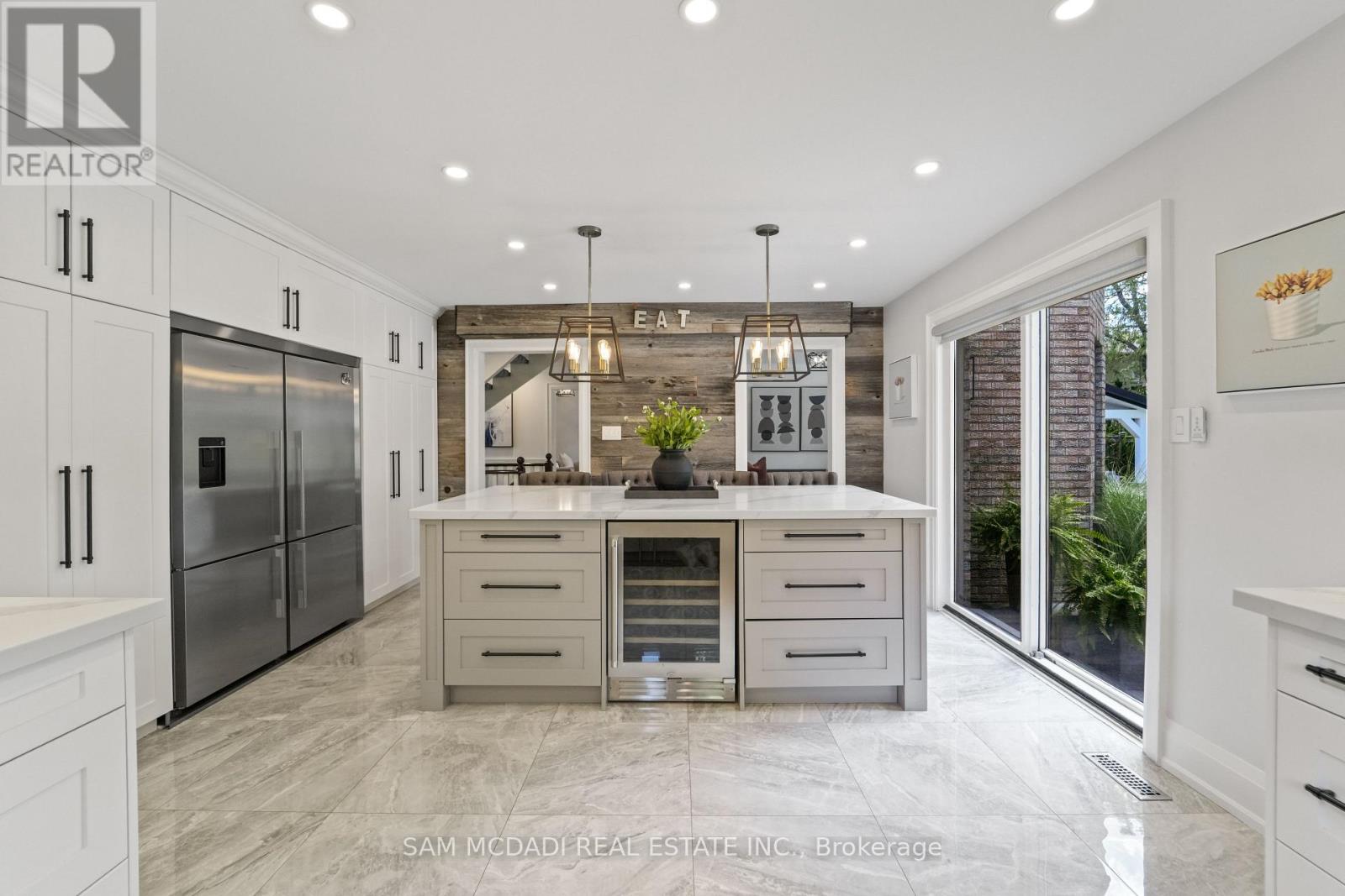 Photo 8 of 1117 Fleet Street, Mississauga ON