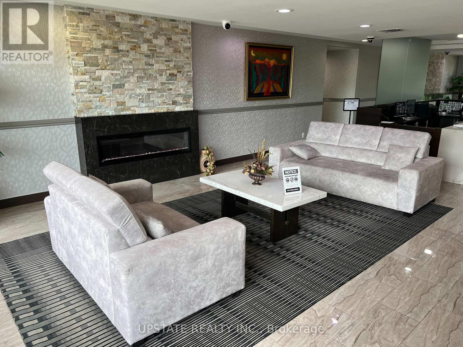 Photo 5 of 303 145 Hillcrest Avenue, Mississauga ON
