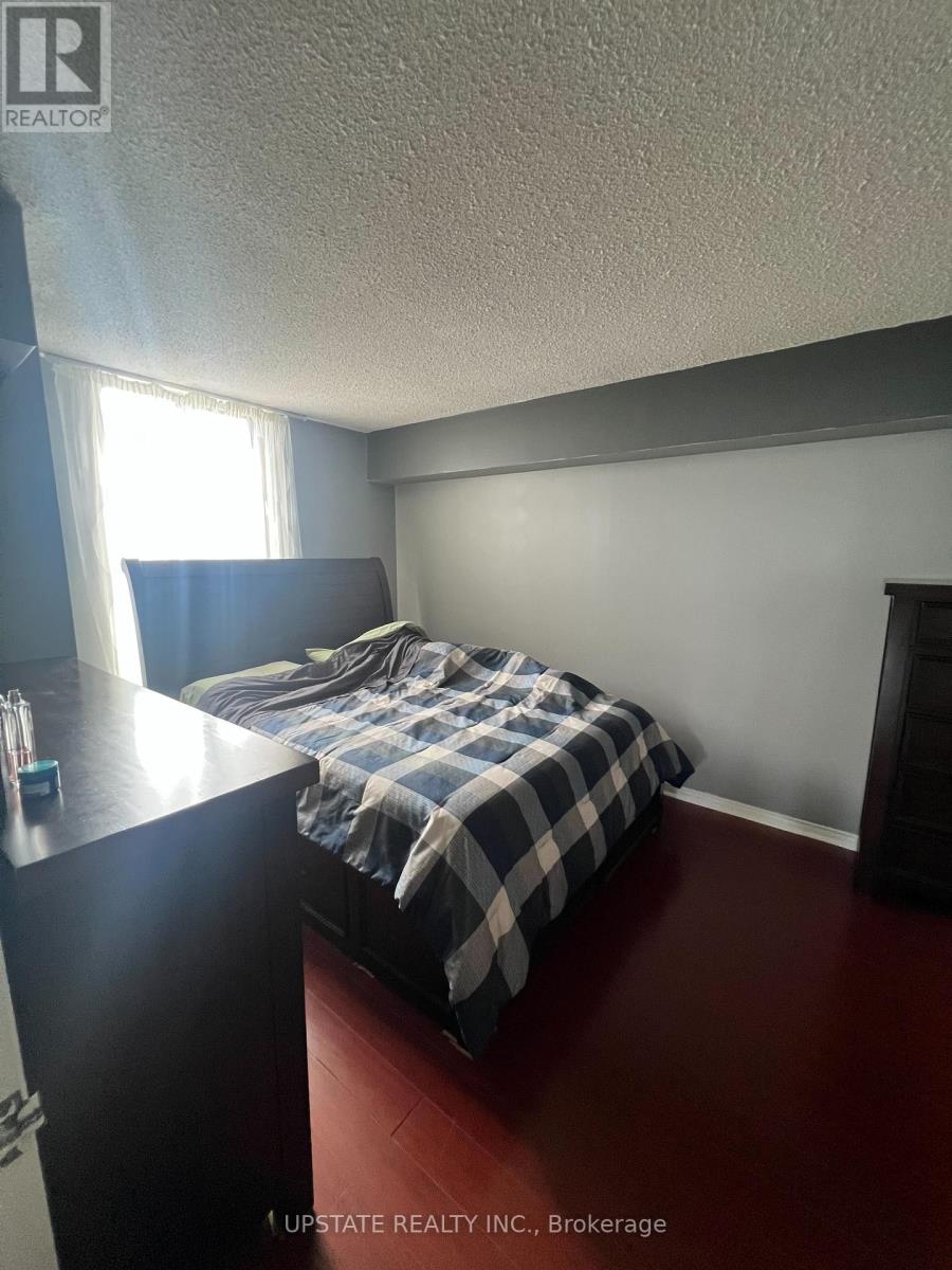 Photo 13 of 303 145 Hillcrest Avenue, Mississauga ON