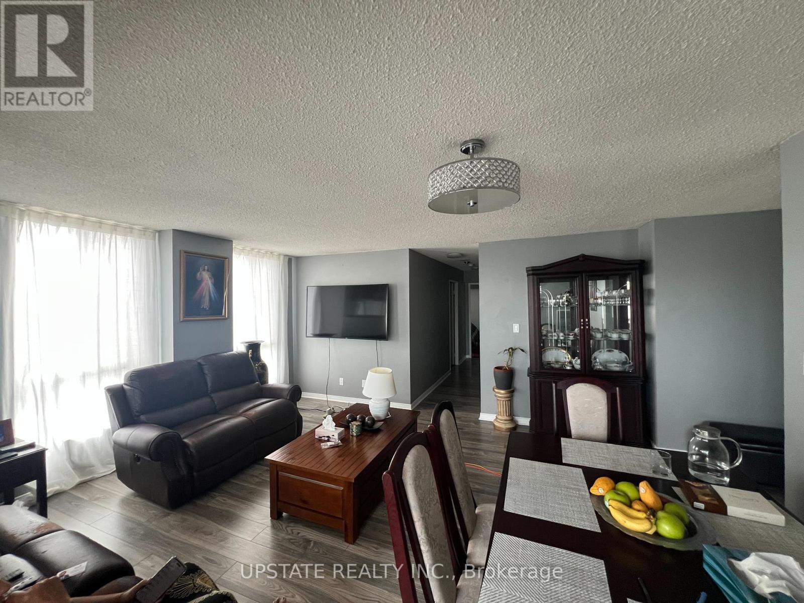 Photo 9 of 303 145 Hillcrest Avenue, Mississauga ON