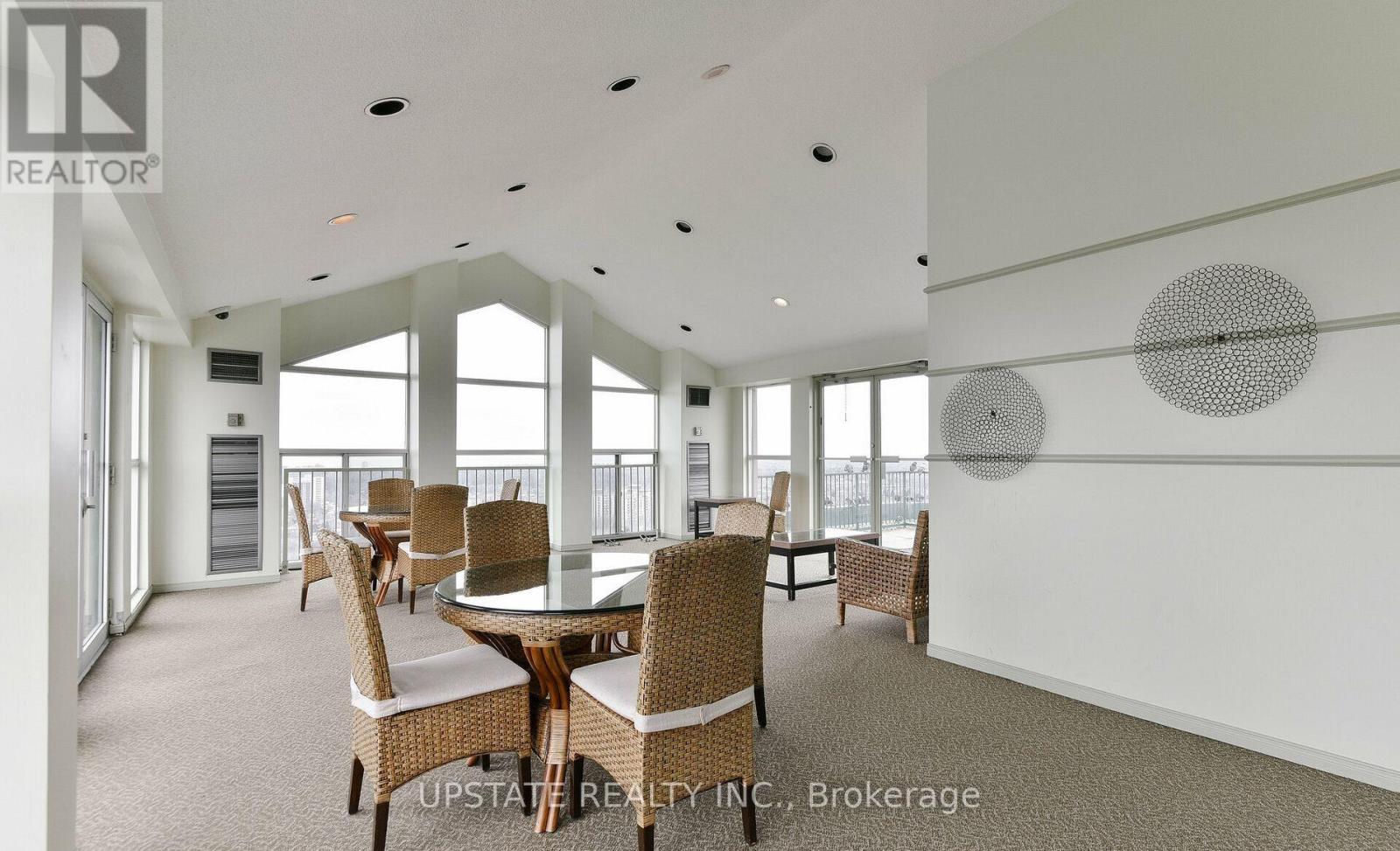 Photo 15 of 303 145 Hillcrest Avenue, Mississauga ON