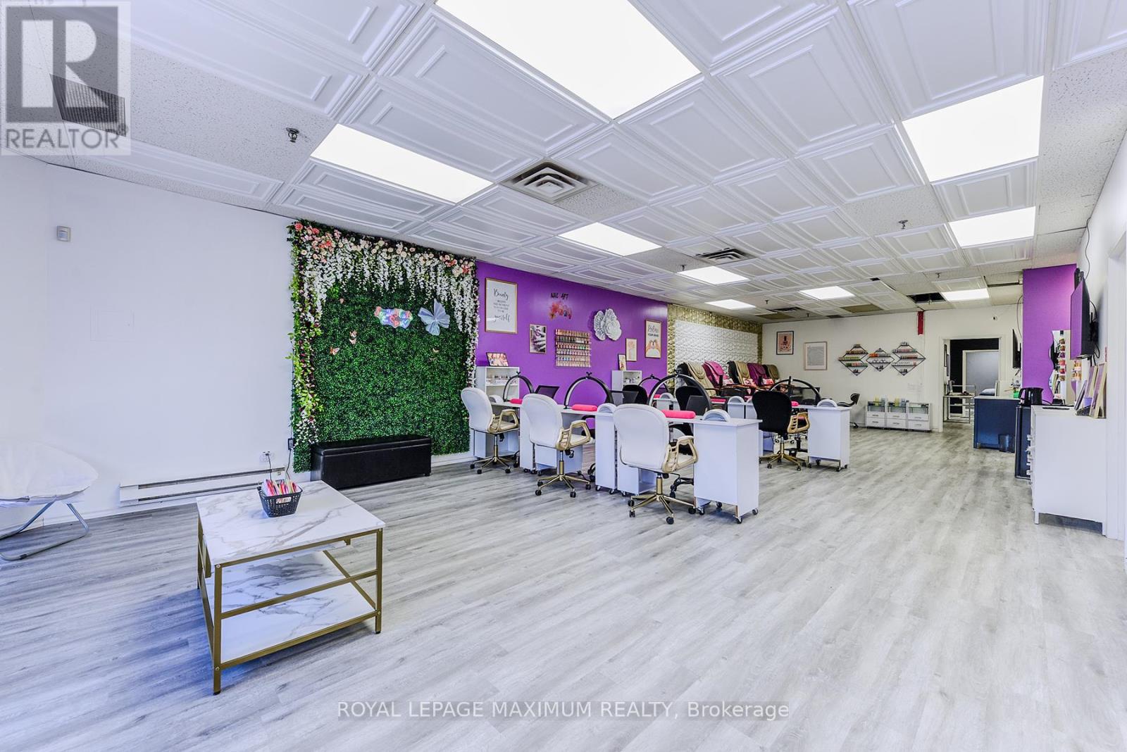 Photo 1 of C 10 4220 Steeles Avenue W, Vaughan ON