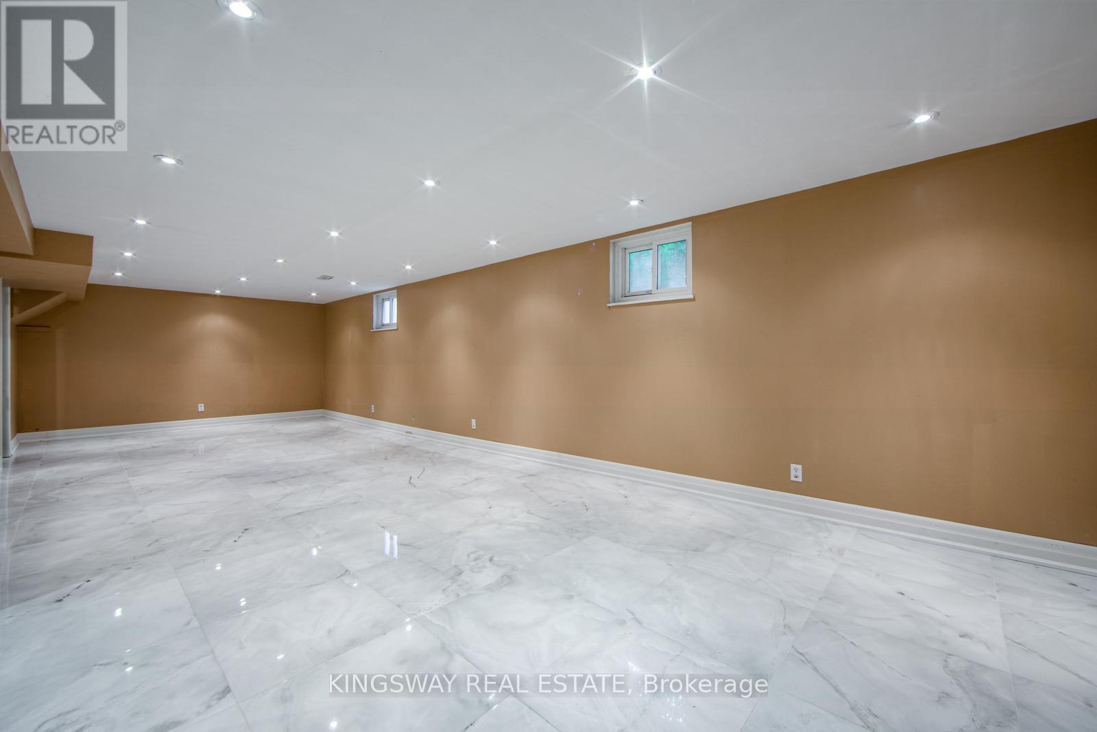 Photo 28 of 1368 Bunsden Avenue, Mississauga ON