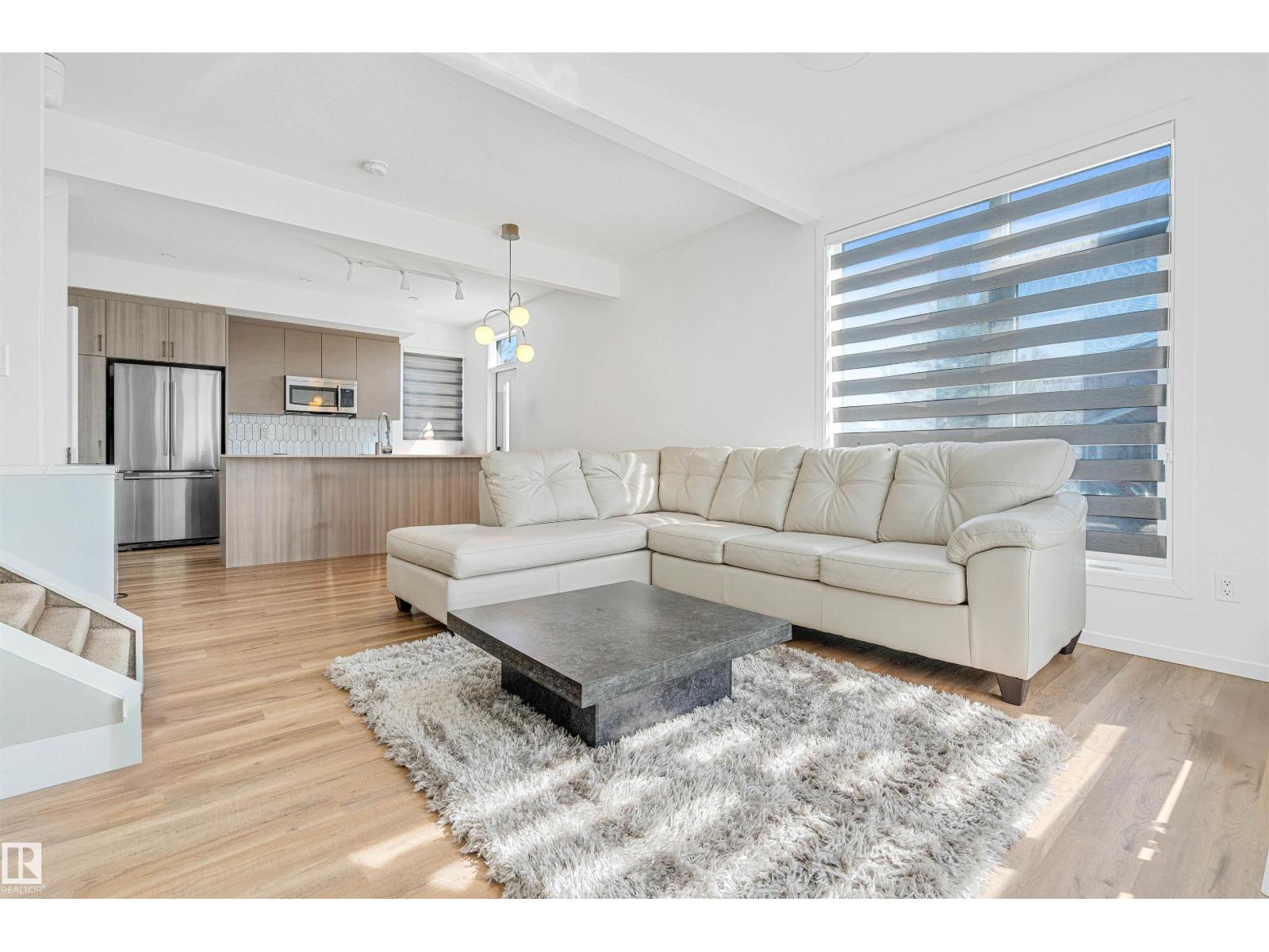 Photo 3 of 16204 102 Av Nw, Edmonton AB