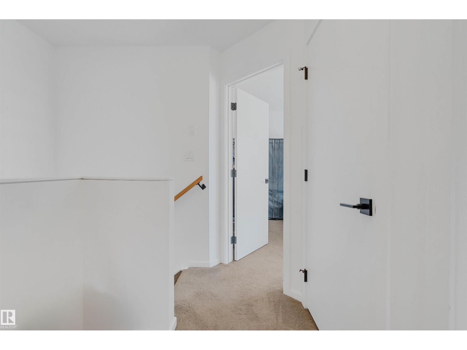 Photo 10 of 16204 102 Av Nw, Edmonton AB