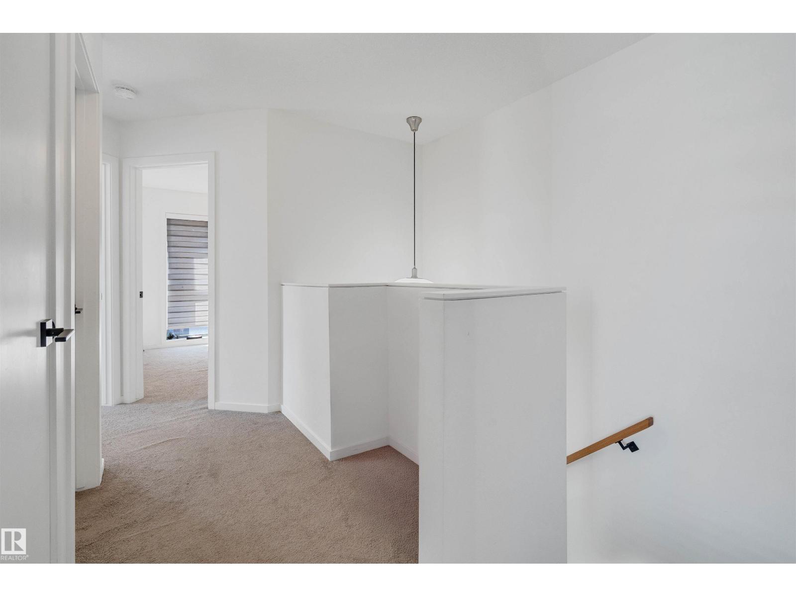 Photo 9 of 16204 102 Av Nw, Edmonton AB