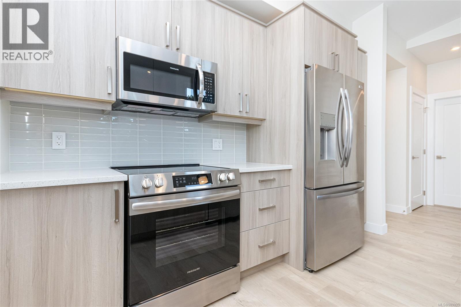 Photo 4 of 505 924 Jenkins Ave, Langford BC