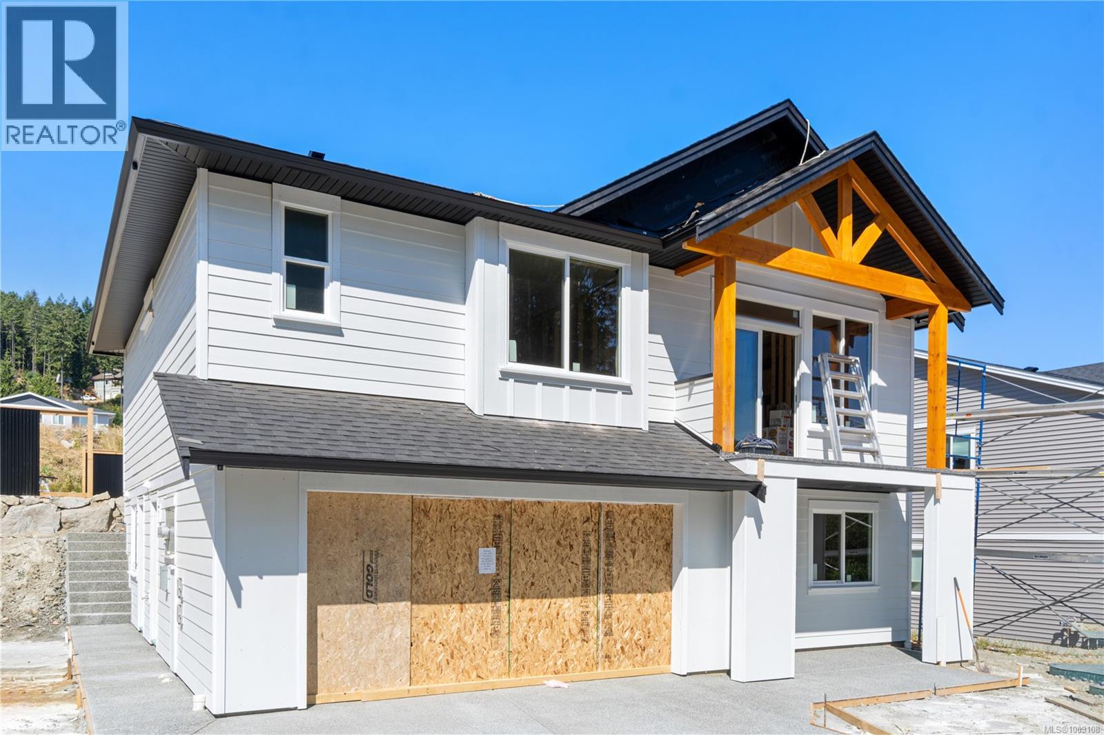 Photo 1 of 824 Russell Rd, Ladysmith BC