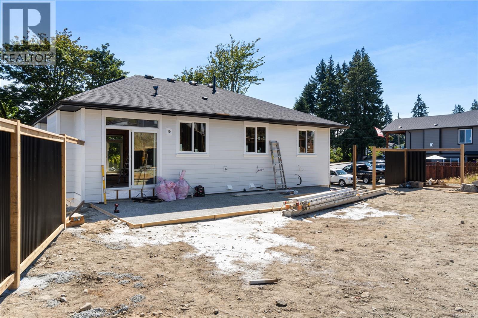 Photo 6 of 824 Russell Rd, Ladysmith BC