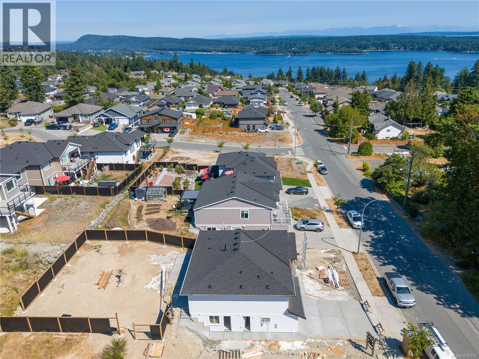Photo 19 of 824 Russell Rd, Ladysmith BC