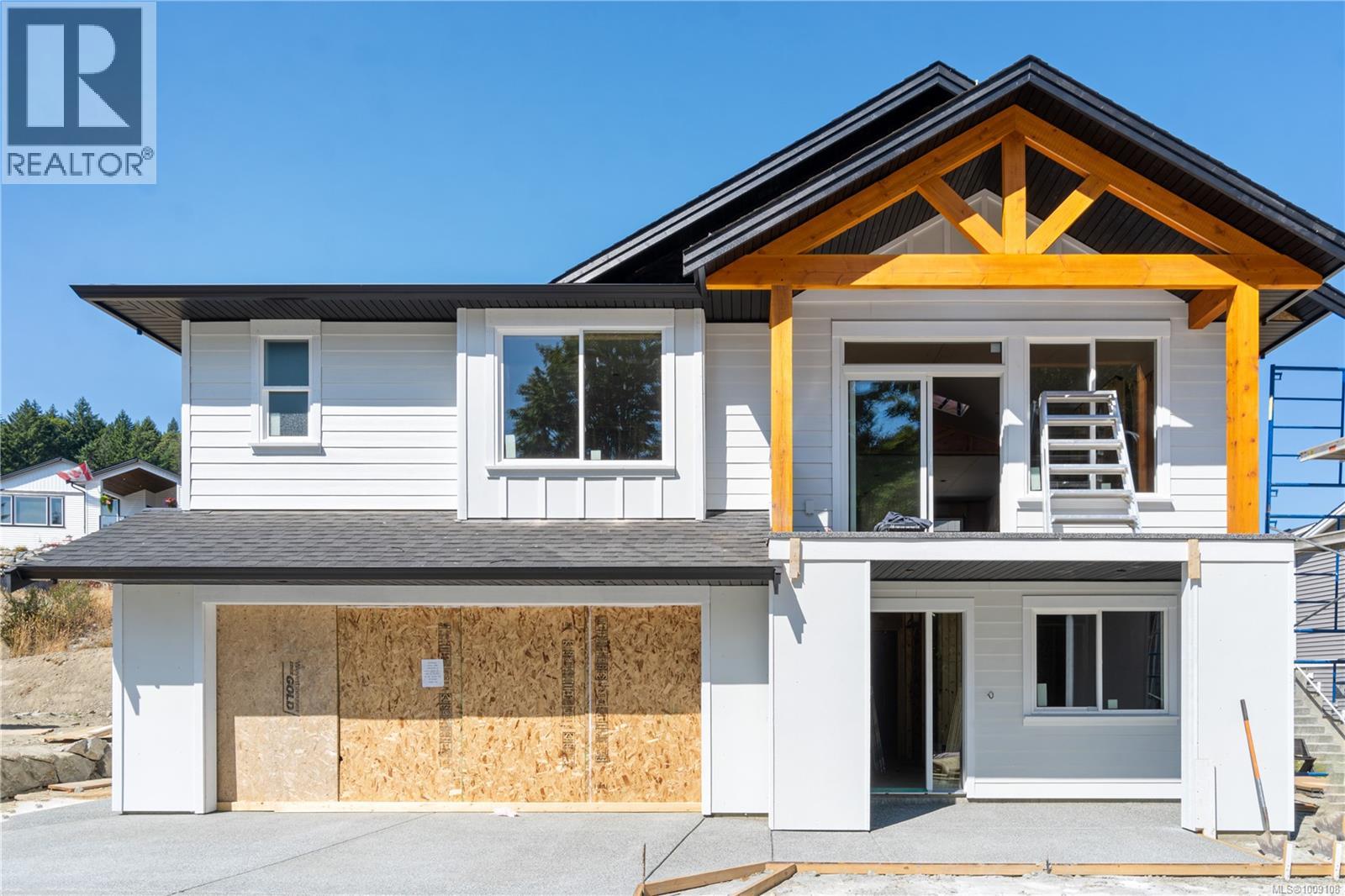 Photo 3 of 824 Russell Rd, Ladysmith BC
