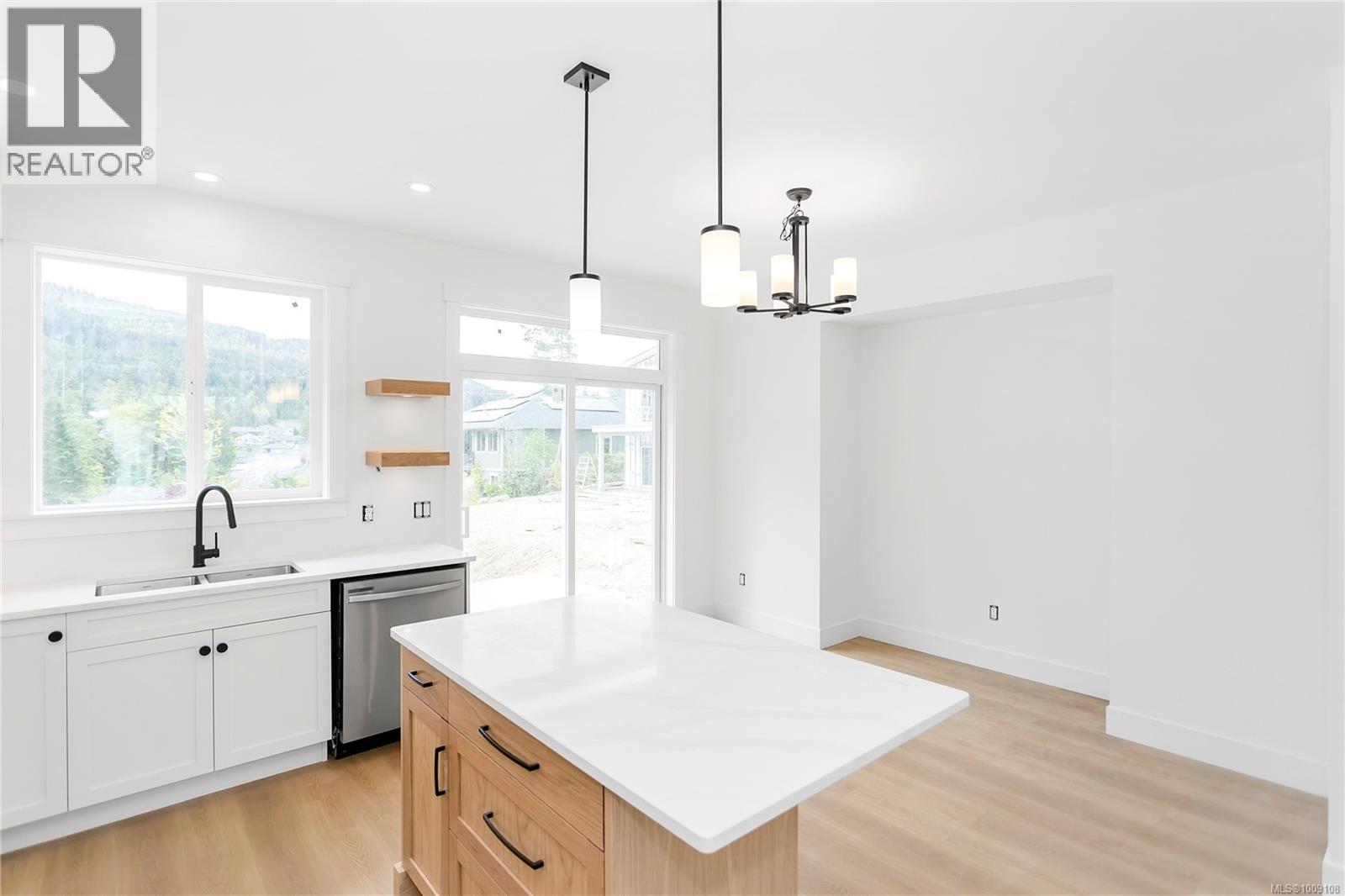 Photo 24 of 824 Russell Rd, Ladysmith BC