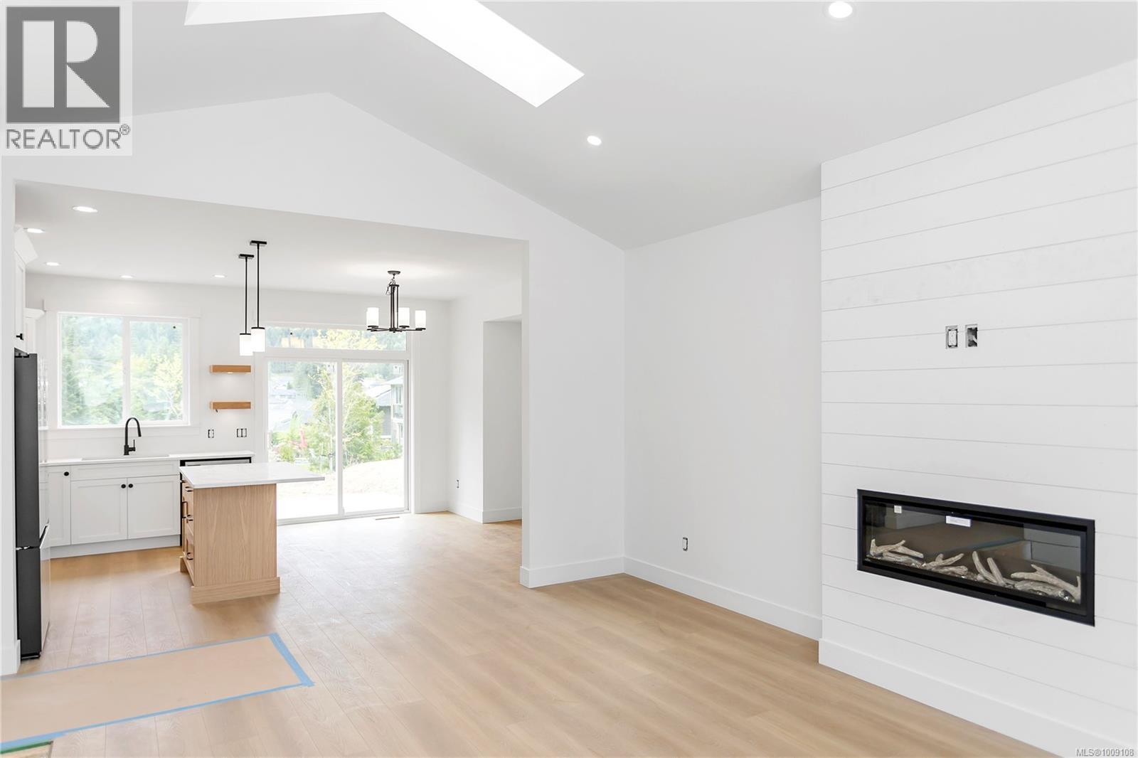 Photo 23 of 824 Russell Rd, Ladysmith BC