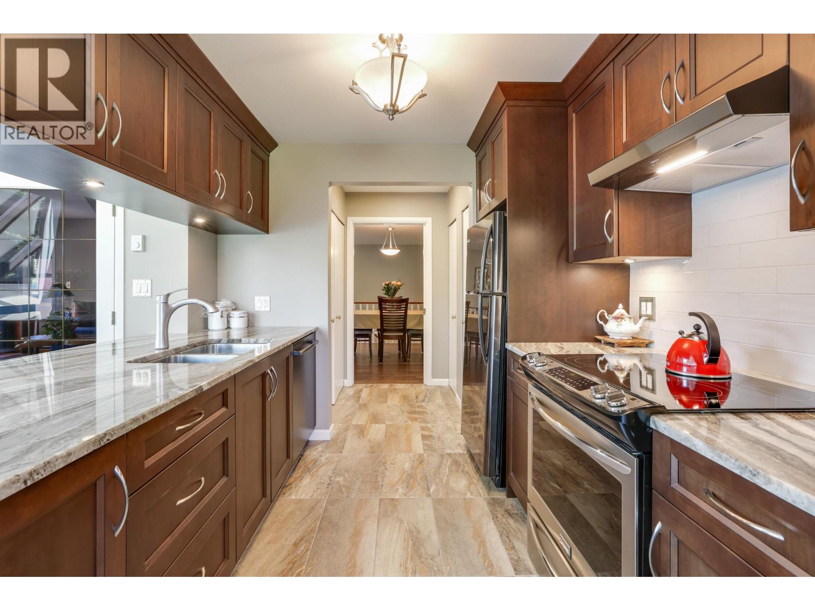 Photo 12 of 3 3980 Canada Way, Burnaby BC
