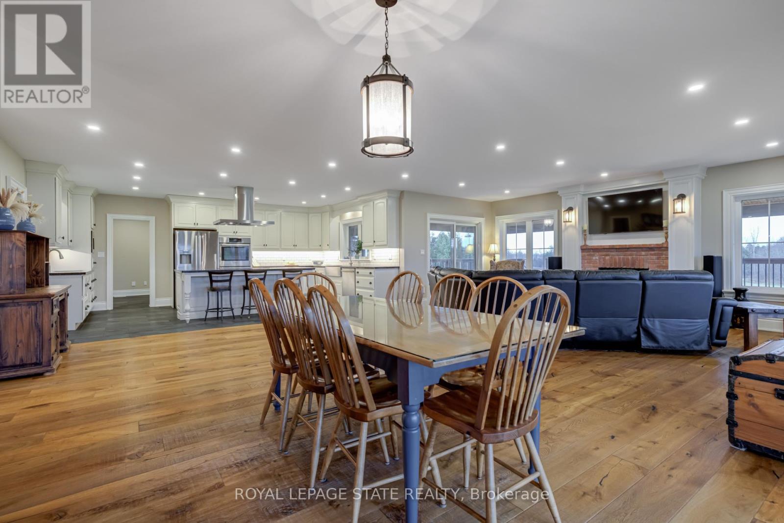 Photo 10 of 1041 Concession 8 Rr 3 W, Hamilton ON
