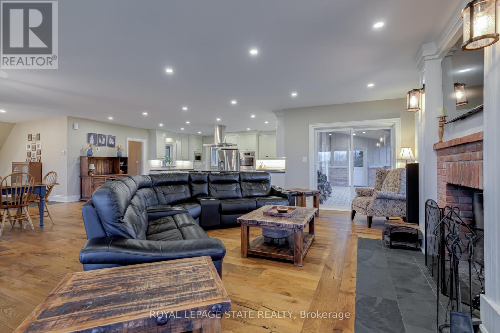 Photo 11 of 1041 Concession 8 Rr 3 W, Hamilton ON