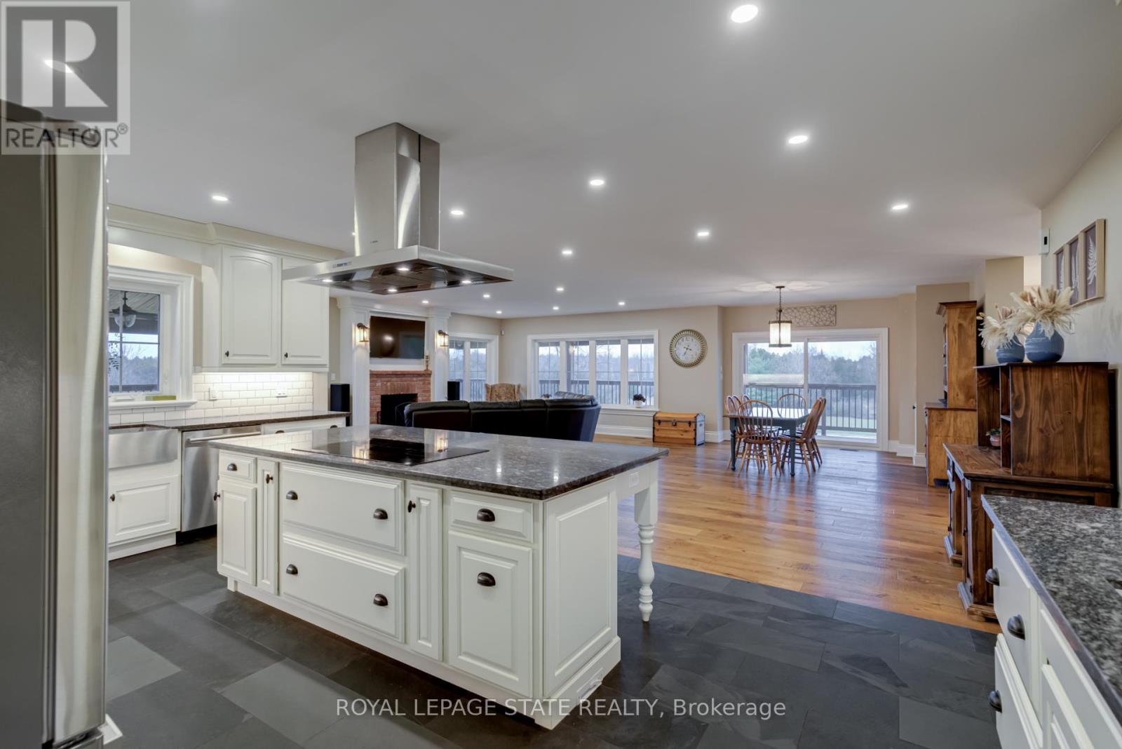 Photo 12 of 1041 Concession 8 Rr 3 W, Hamilton ON