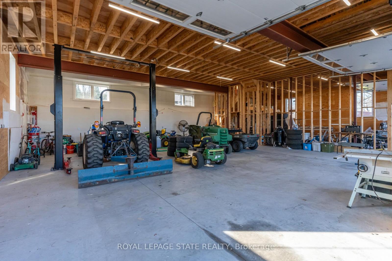 Photo 44 of 1041 Concession 8 Rr 3 W, Hamilton ON