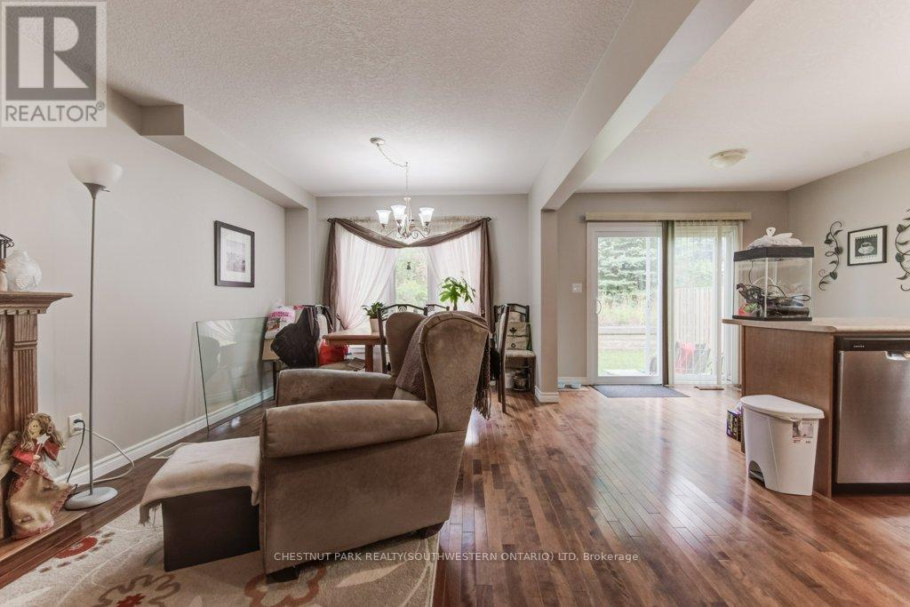 Photo 11 of 404 Tealby Crescent, Waterloo ON